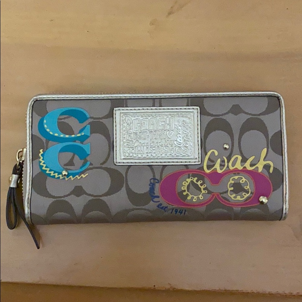 Poppy Continental Zip Wallet